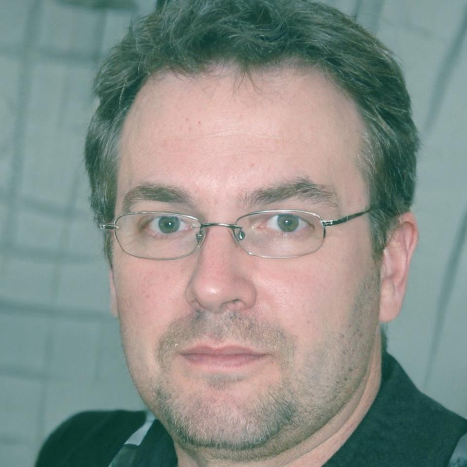 Bram Desutter — Hoofddocent financiële planning bij frostplume
